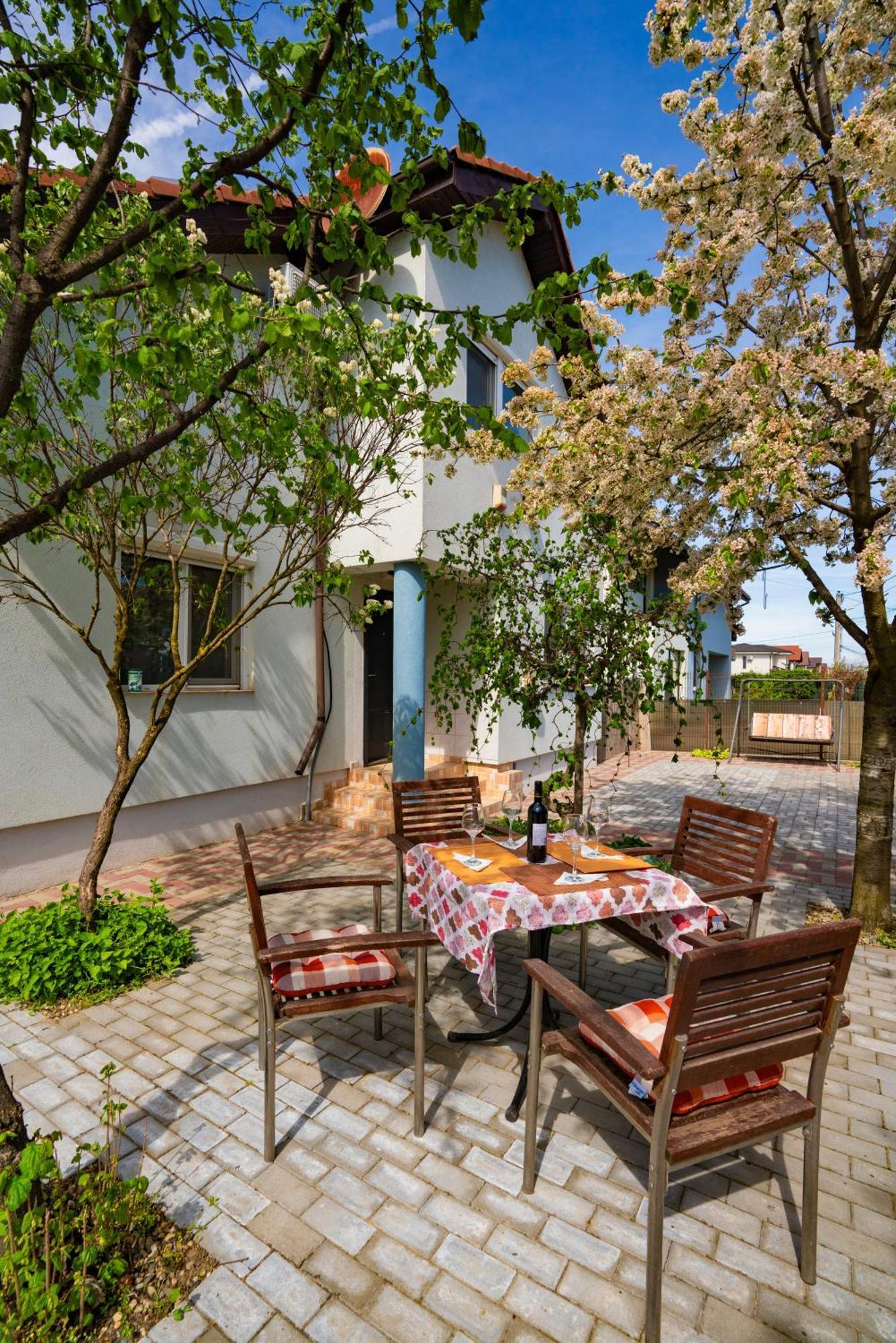 Pitstop Apartments Dumbravita  Extérieur photo